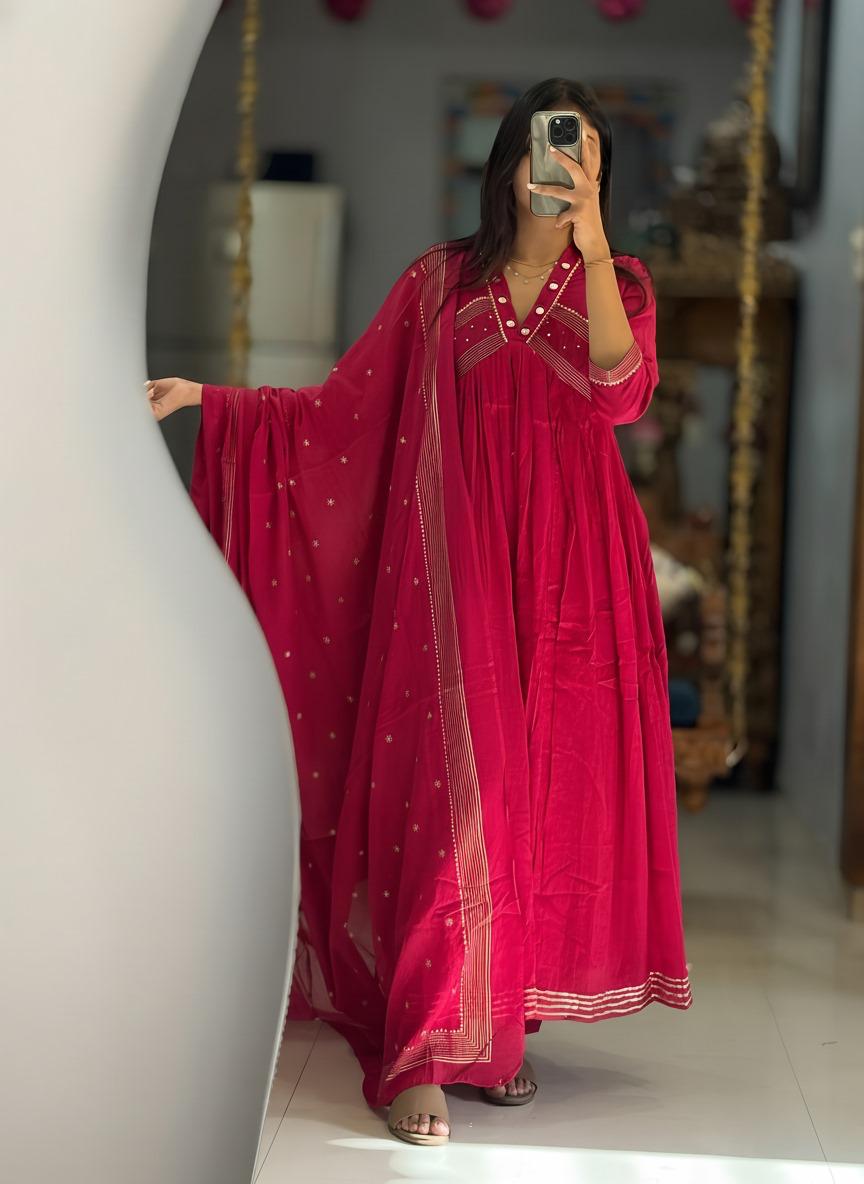 Women Ethnic Empire Thread Work Pure Cotton Kurta with Trousers & With Dupatta